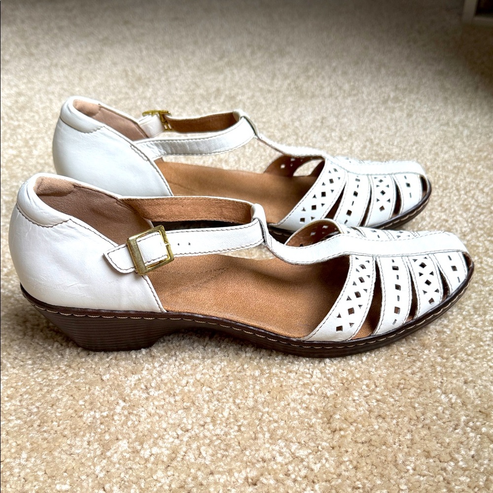 Women’s Clarks Wendy River White Leather Ankle Strap Sz 10 Adjustable Strap